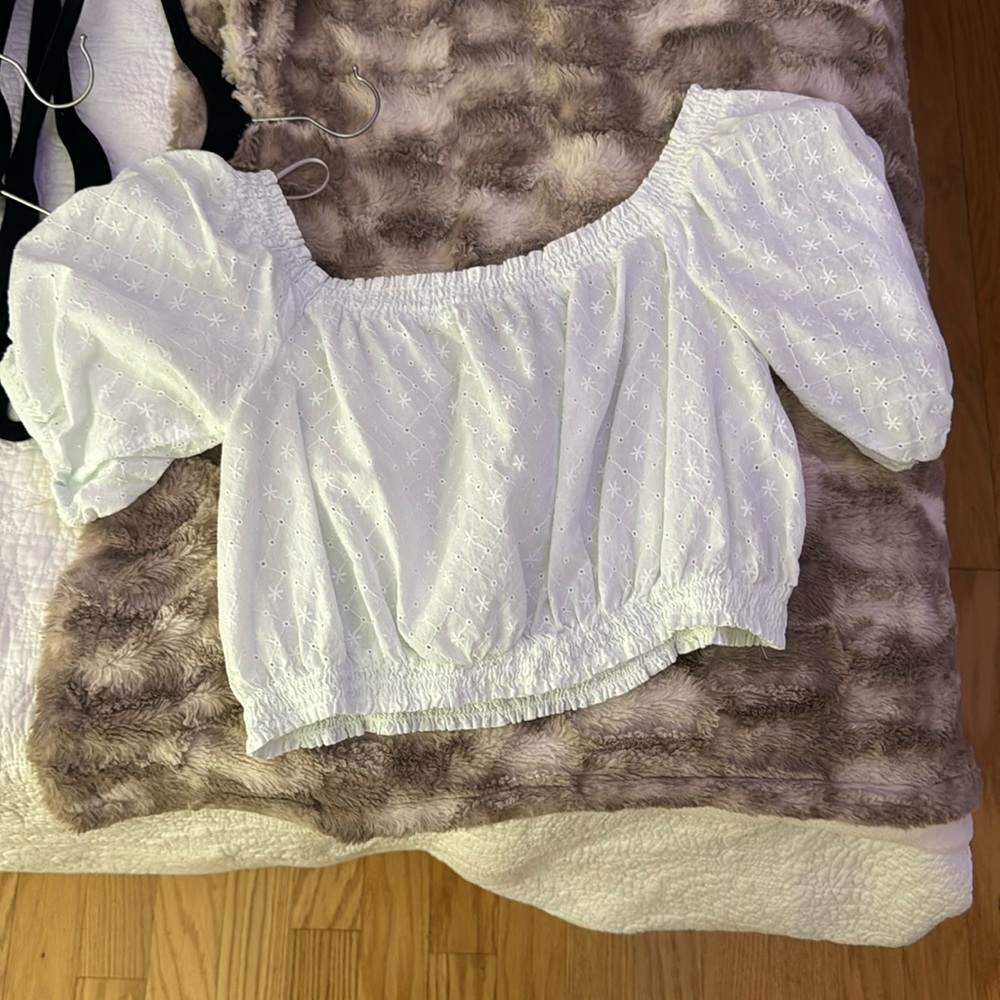 puffed top, super cute for spring and summer